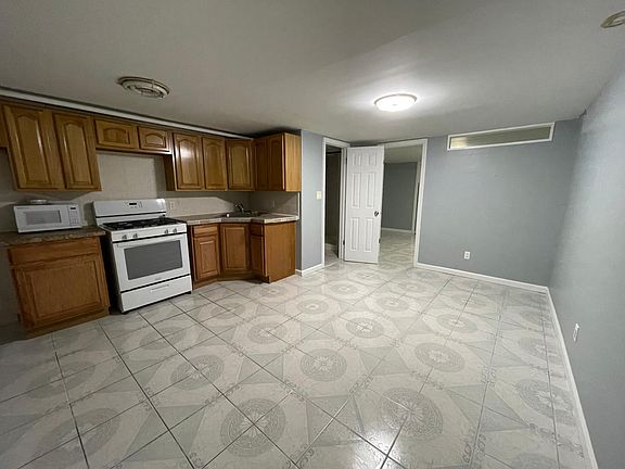 2nd image of 2668 Brown St Floor 1