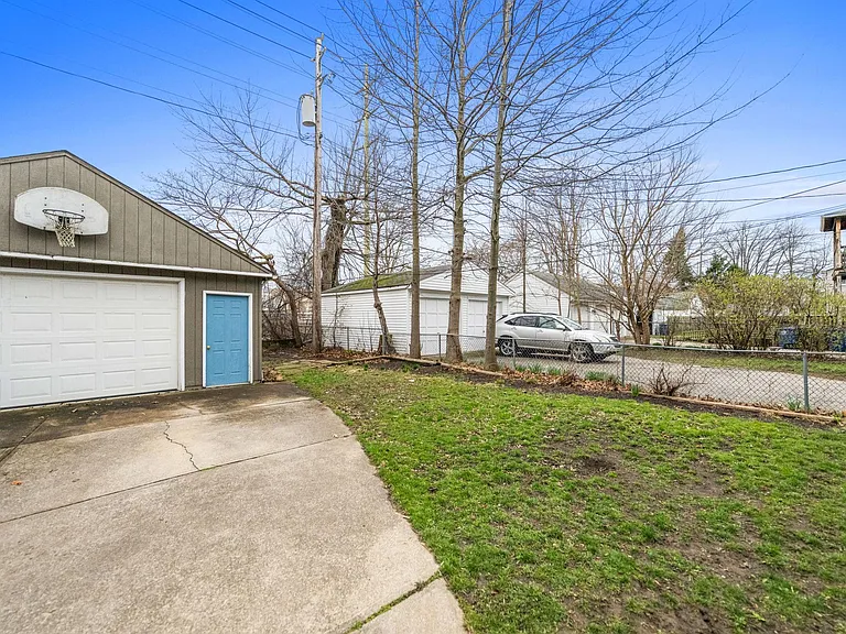 13425 Merl Ave — Photo 32