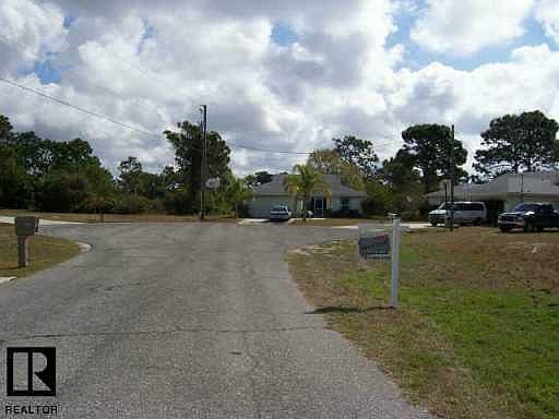 4th image of 139 Swan Dr