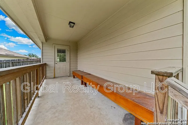 3 bed, 2.0 bath, 1651 sqft, $1,895 — Photo 3