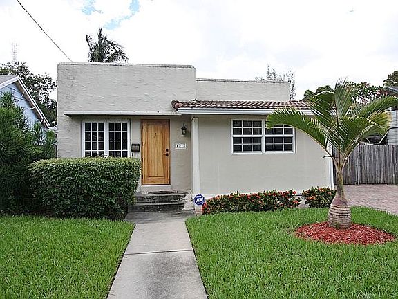 2nd image of 1217 W Las Olas Blvd