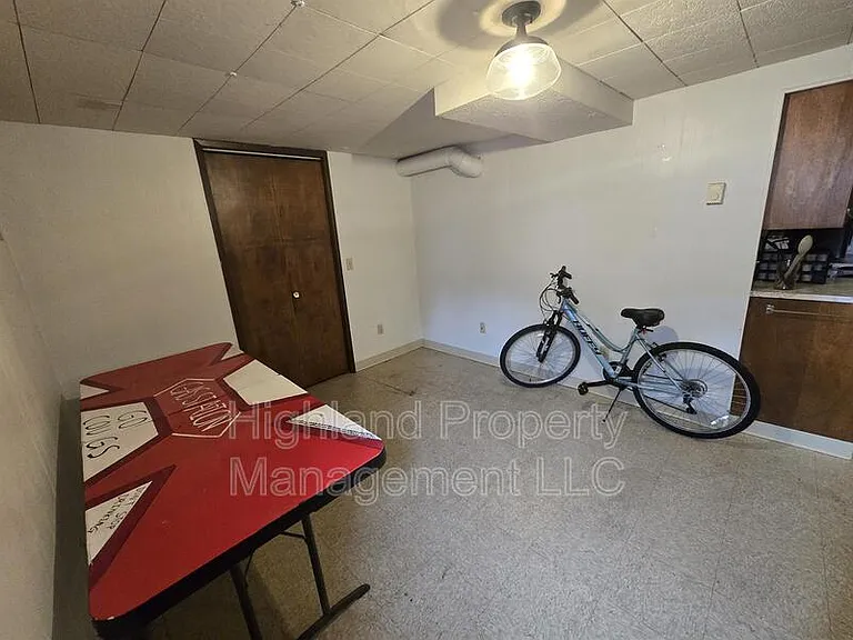 520 NE Maple St #C — Photo 4