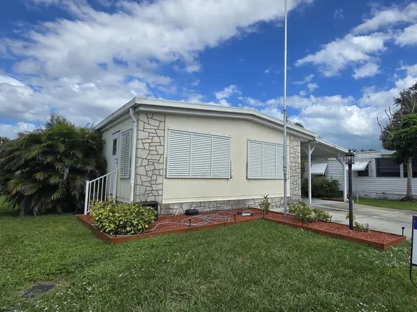 861 Pecan Cir, Barefoot Bay, FL 32976