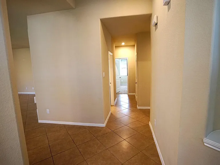 1067 Cedar Lake Ct — Photo 9