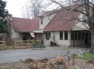 701 Hafner Rd, Charlotte, TN 37036
