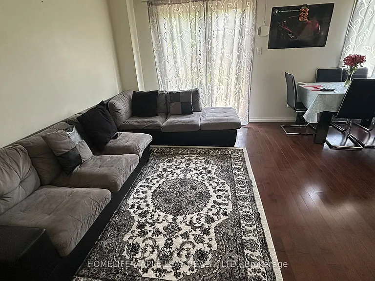 31 Newbridge Cres #MAIN FLOOR — Photo 4