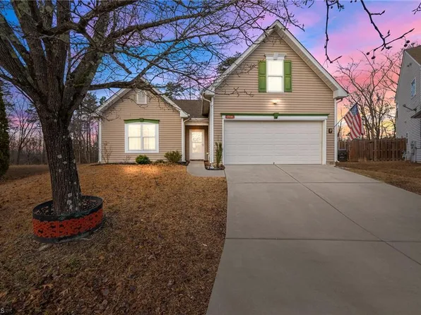 799 Avalon Springs Ct, High Point, NC 27265