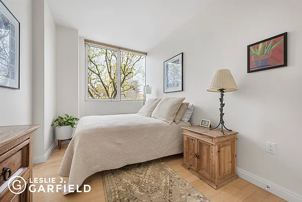 Sold by Leslie J. Garfield | media 16