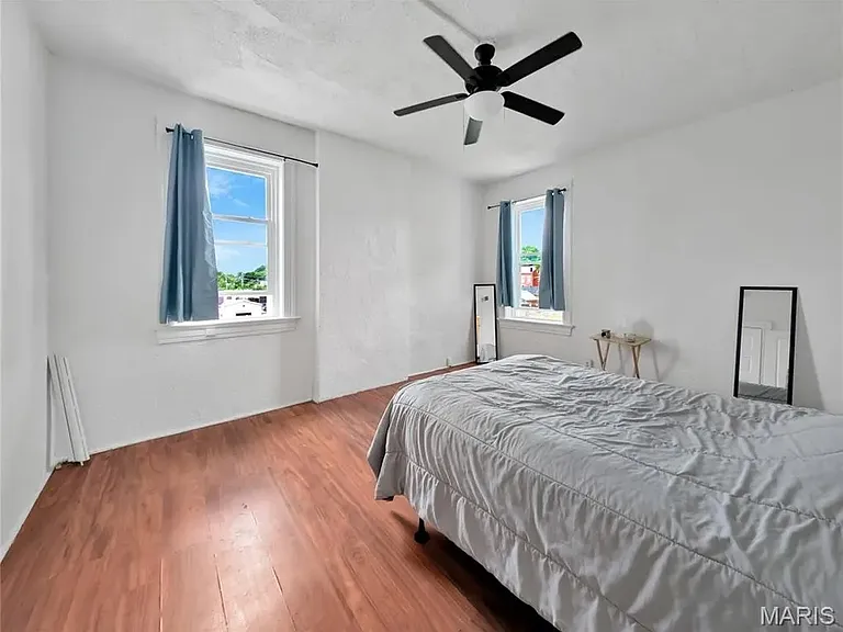 5913 S Broadway — Photo 12