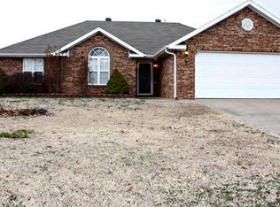 76 W Briarmeadow St, Farmington, AR 72730