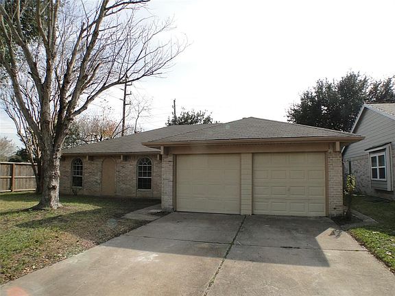 2nd image of 19715 Edensborough Dr