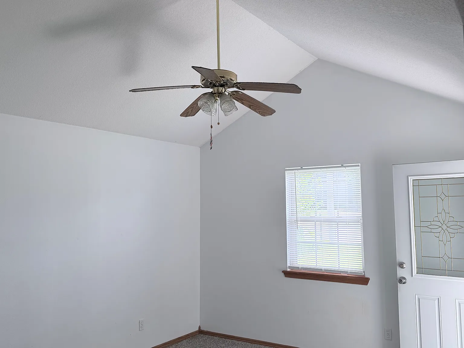 3 bed, 1020 sqft, $1,400 — Photo 2