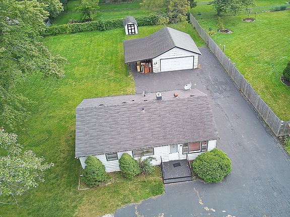 2nd image of 38609 Linden Ave