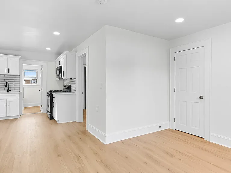Kitchen/Closet