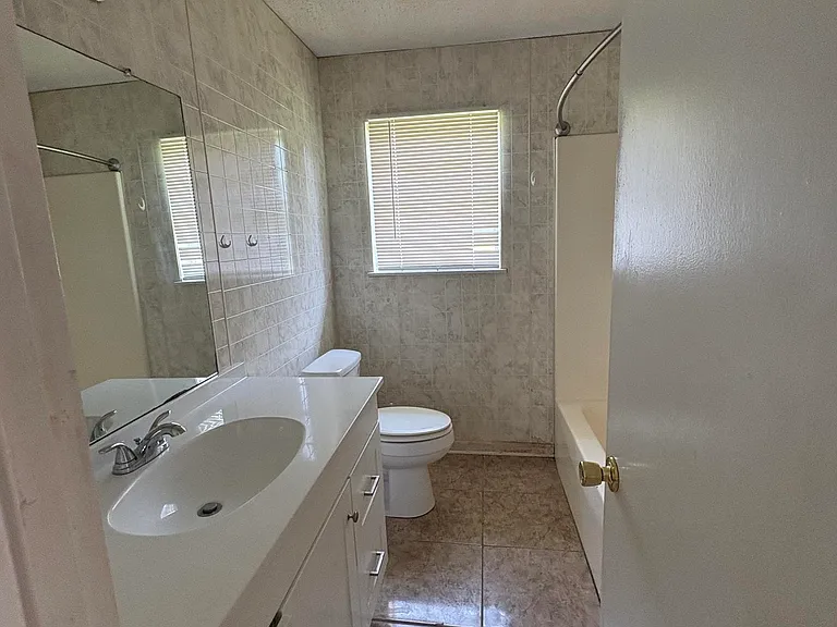 21045 Myrtlewood Dr — Photo 6