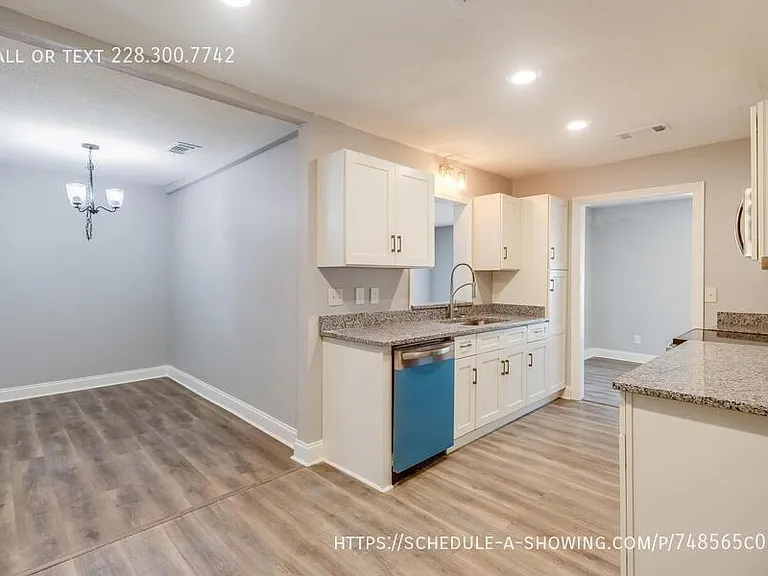16201 Cervantes Ct — Photo 4