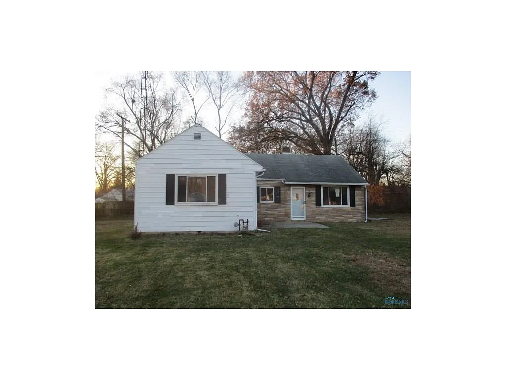 106 Roseanna Dr photo 1