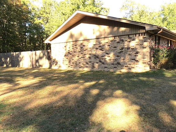 3rd image of 9827 Dyson Rd