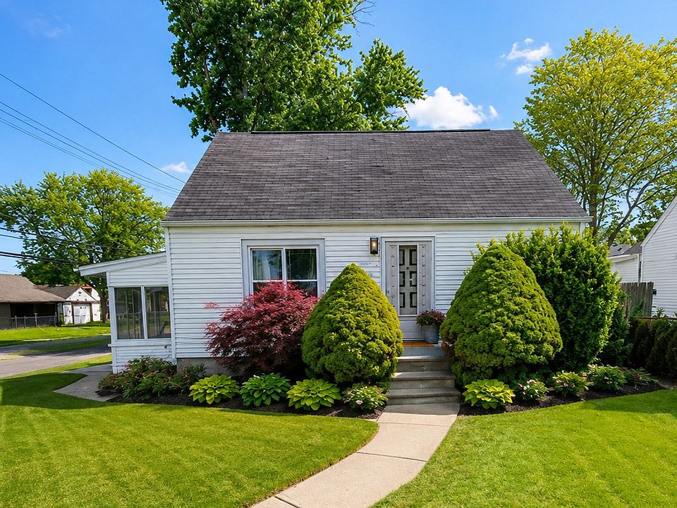 1st image of 21727 Finlan St