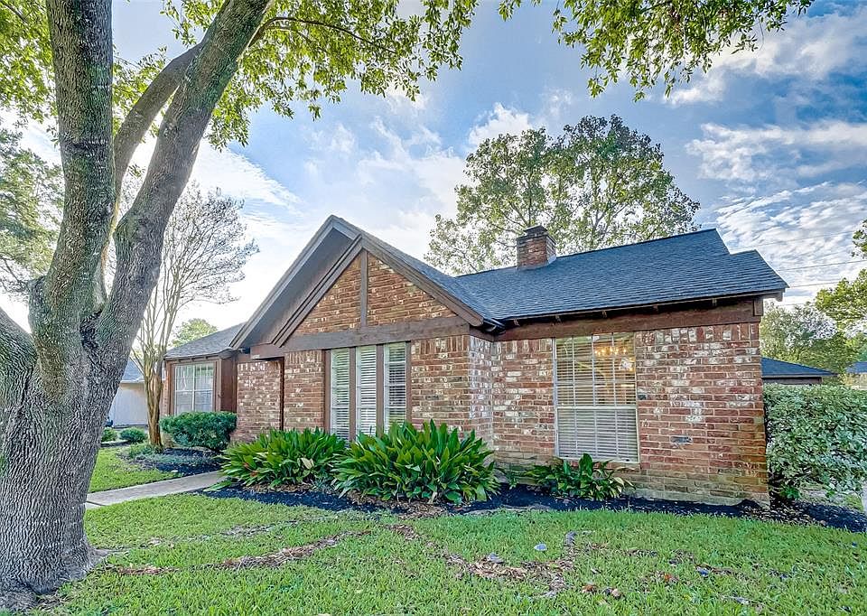 Welcome to 22523 Indian Ridge Dr. in Cimarron