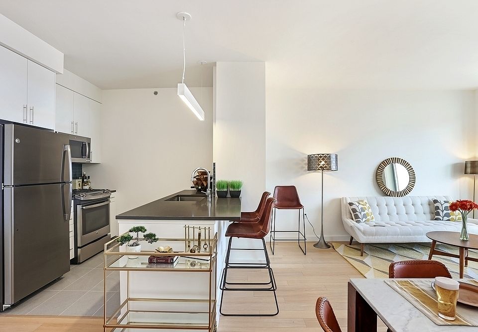 1st image of 180 Myrtle Ave APT 11M