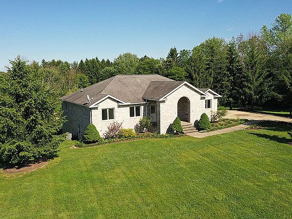 2nd image of 11045 Forest Oaks Dr