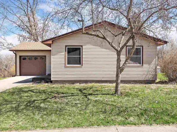 1564 Prairie Du Chien Rd, Iowa City, IA 52245