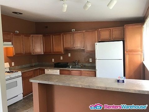 4th image of 8354 Graybirch Dr