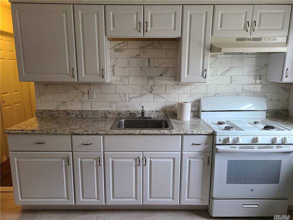 1st image of 204 Cornell St