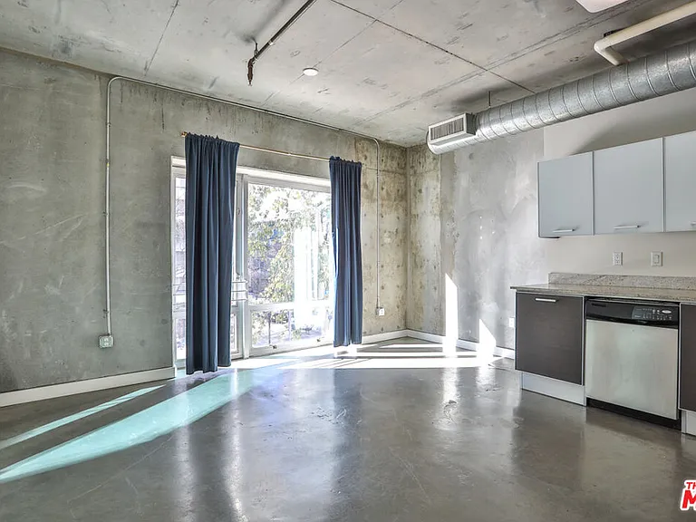 645 W 9th St #201 — Photo 17