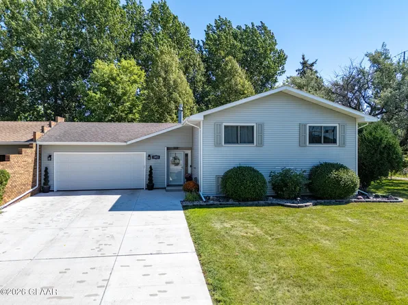 1621 Baron Blvd, Grand Forks, ND 58201