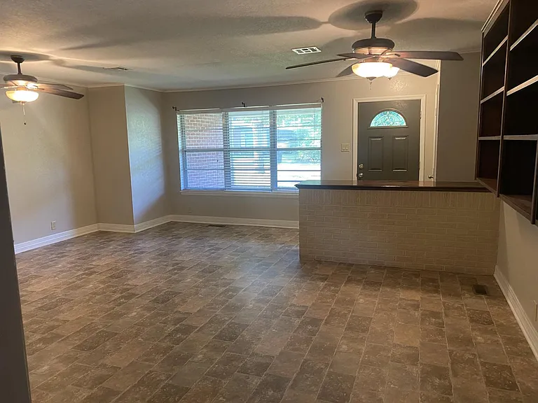 1818 W Cedar St — Photo 5