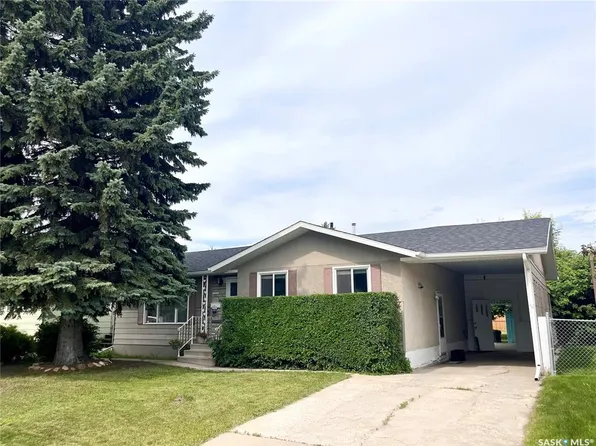 10 Mackie CRESCENT, Saskatoon, SK S7L 3V3