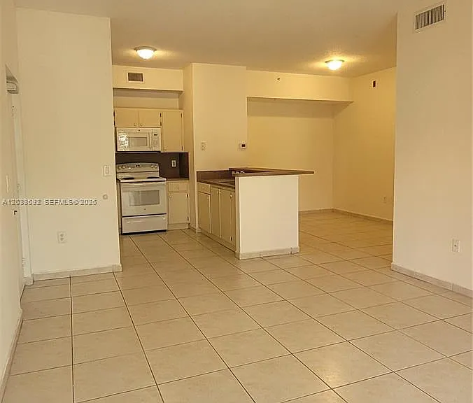 7280 NW 114th Ave #2058 — Photo 4