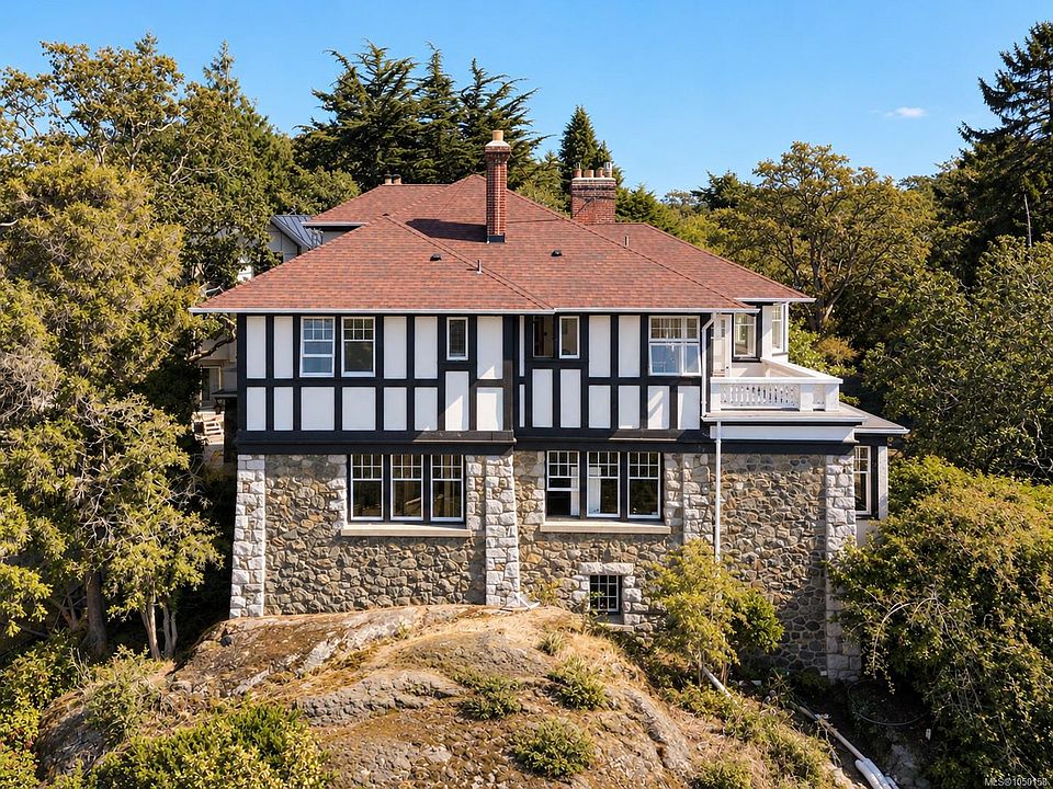 1st image of 515 Foul Bay Rd