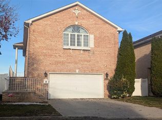 15095 Powells Cove Boulevard, Whitestone, NY