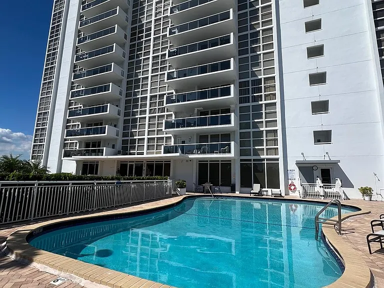 2701 N Ocean Blvd #3B — Photo 2