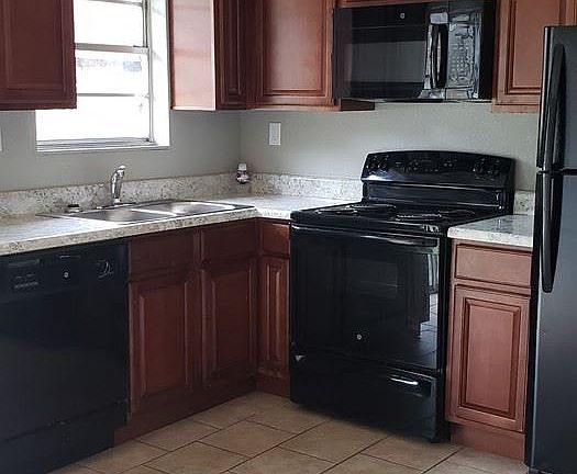 2nd image of 701 S Elm St APT D4