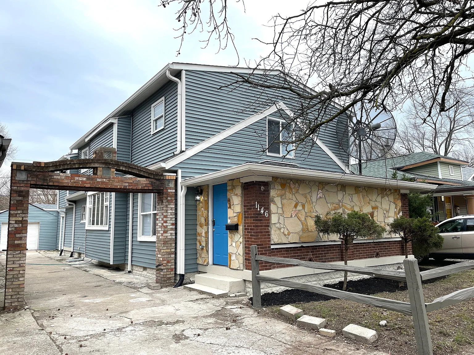 1146 N Holmes Ave photo 1