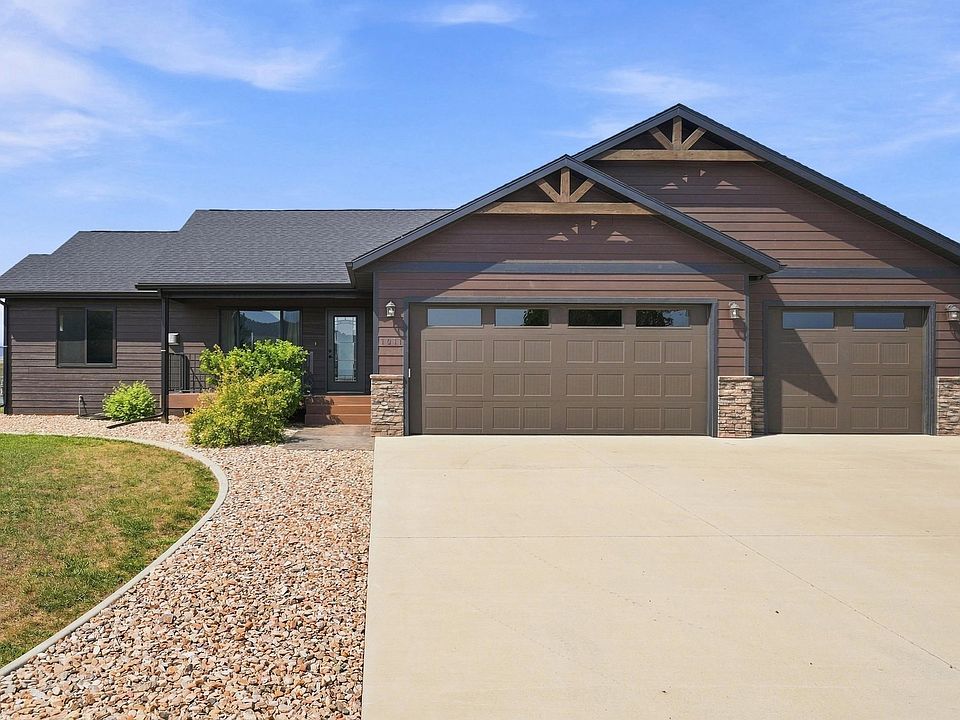 1st image of 1011 Mac Ln