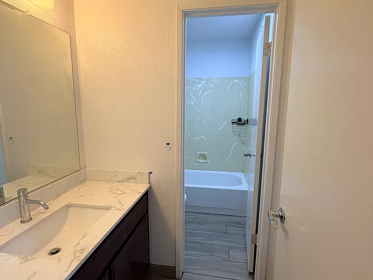 1302 Mossbrook Ct — Photo 15