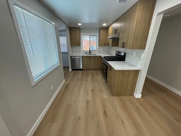 8932 Grand Ave — Photo 43