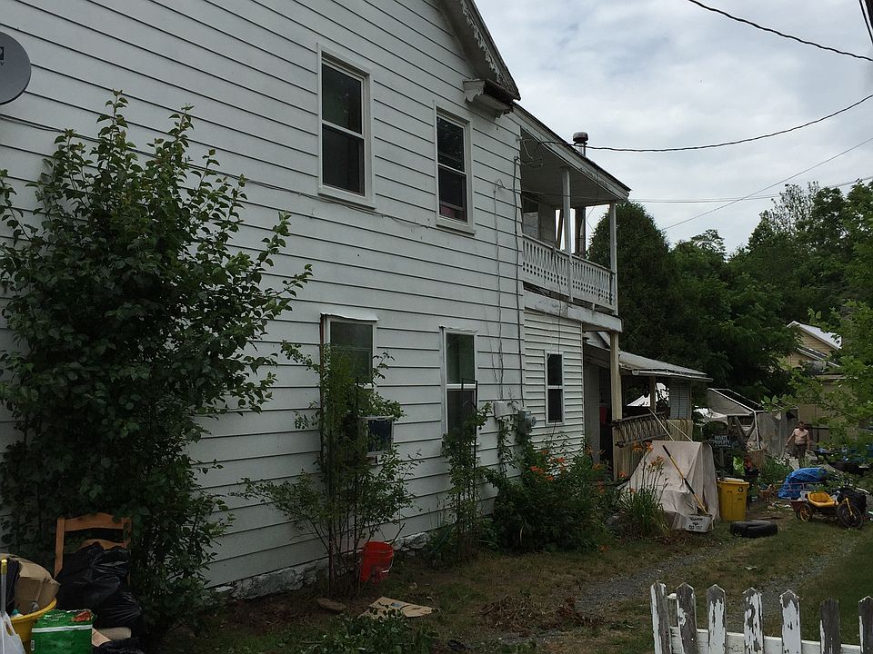 2nd image of 102 N Baltimore Ave