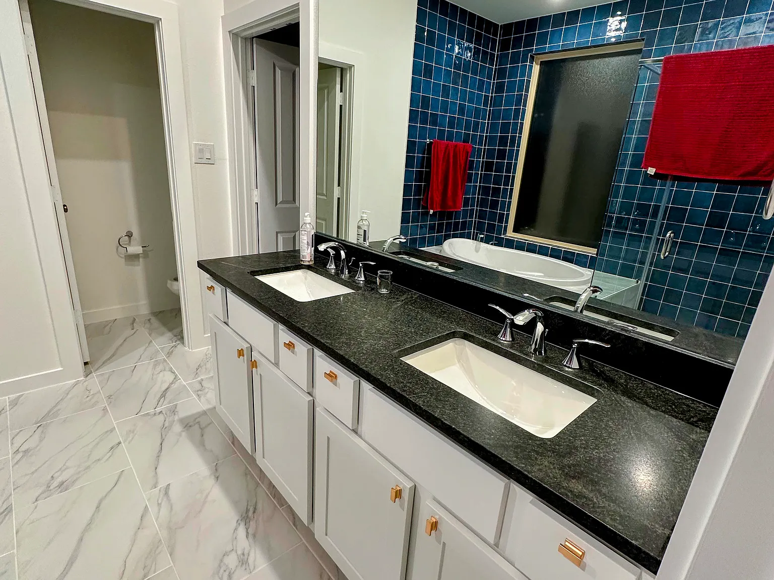 4 bed, 1906 sqft, $2,750 — Photo 3