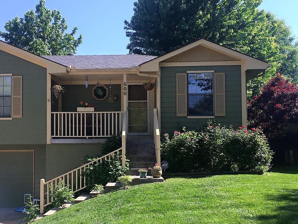 1st image of 600 SE Mount Vernon Dr