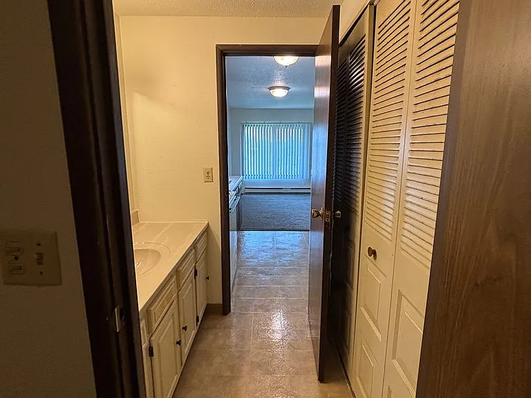 1440 Dakota Dr N — Photo 19