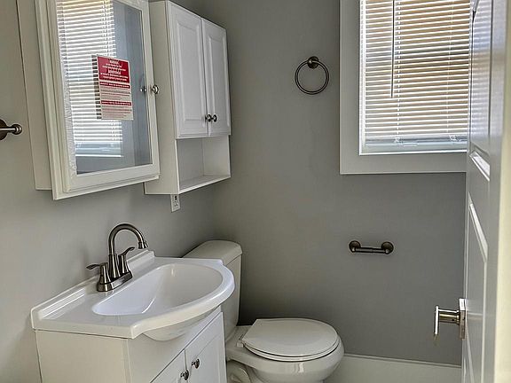4th image of 144 W Allens Ln APT C23