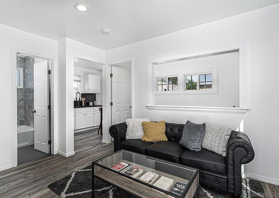 1st image of 4263 33rd St #1/2