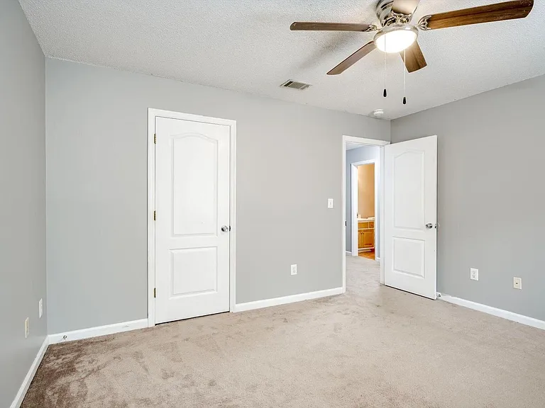 2508 Sand Ridge Ct — Photo 34