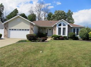 2581 David Dr, Niagara Falls, NY 14304